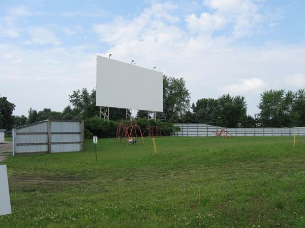 5 Mile Drive-In Theatre - Summer 2013 (newer photo)